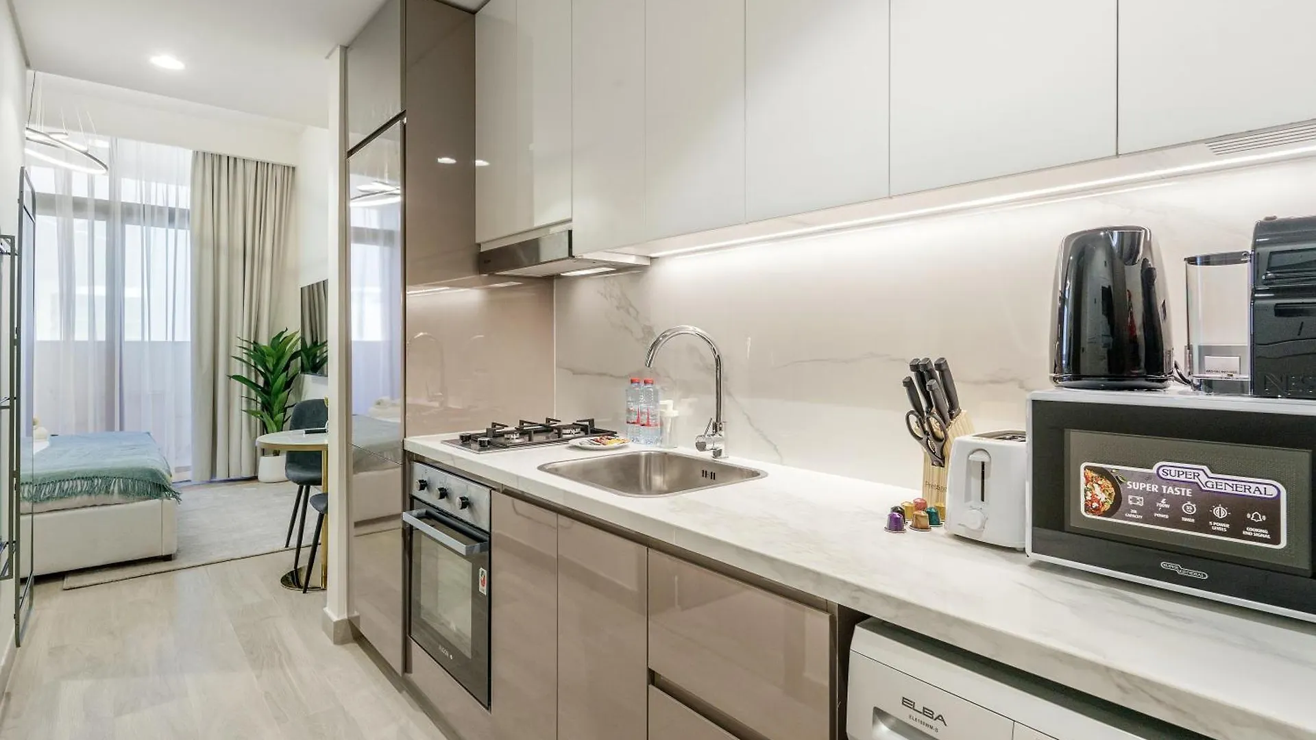Stylish & Spacious Studio In Meydan Dash Stays Dubai Apartment