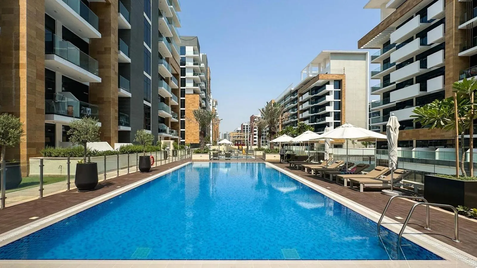 Stylish & Spacious Studio In Meydan Dash Stays Dubai Apartment